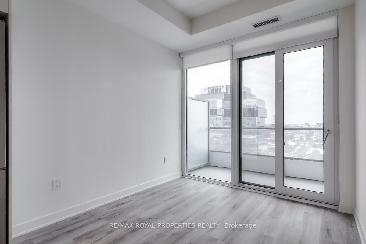 70 Princess St, unit 1505 E for rent