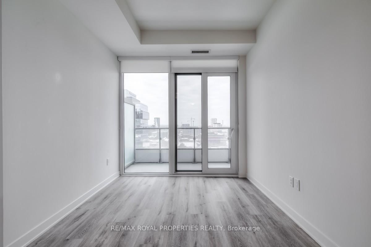 70 Princess St, unit 1505 E for rent