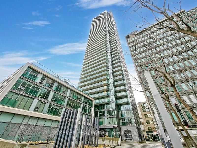 33 Lombard St, unit 801 for rent