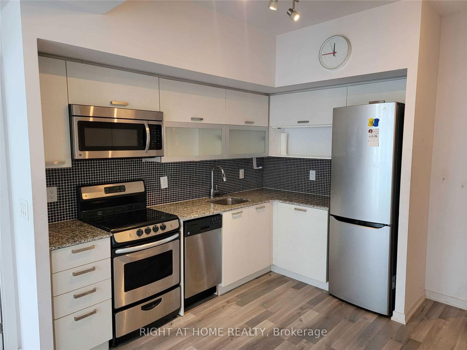 36 Lisgar St, unit Ph6 for rent