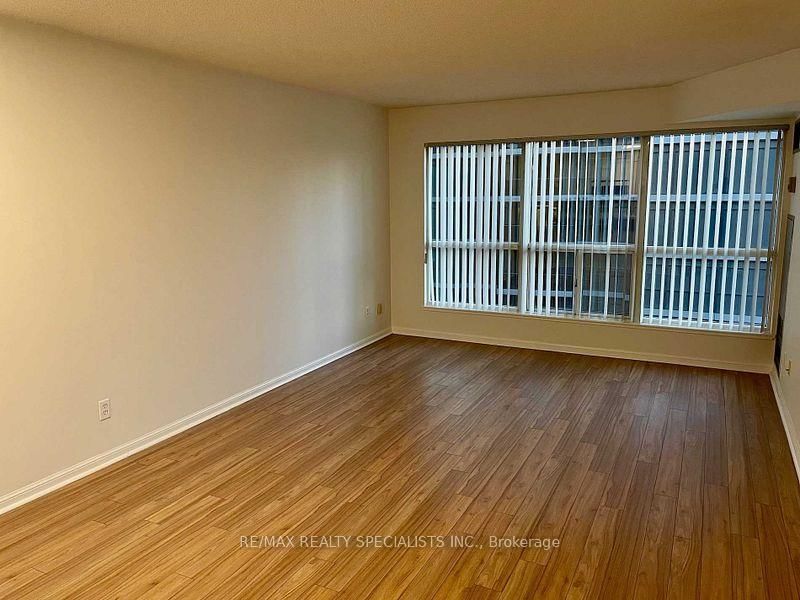 7 Carlton St E, unit 704 for rent