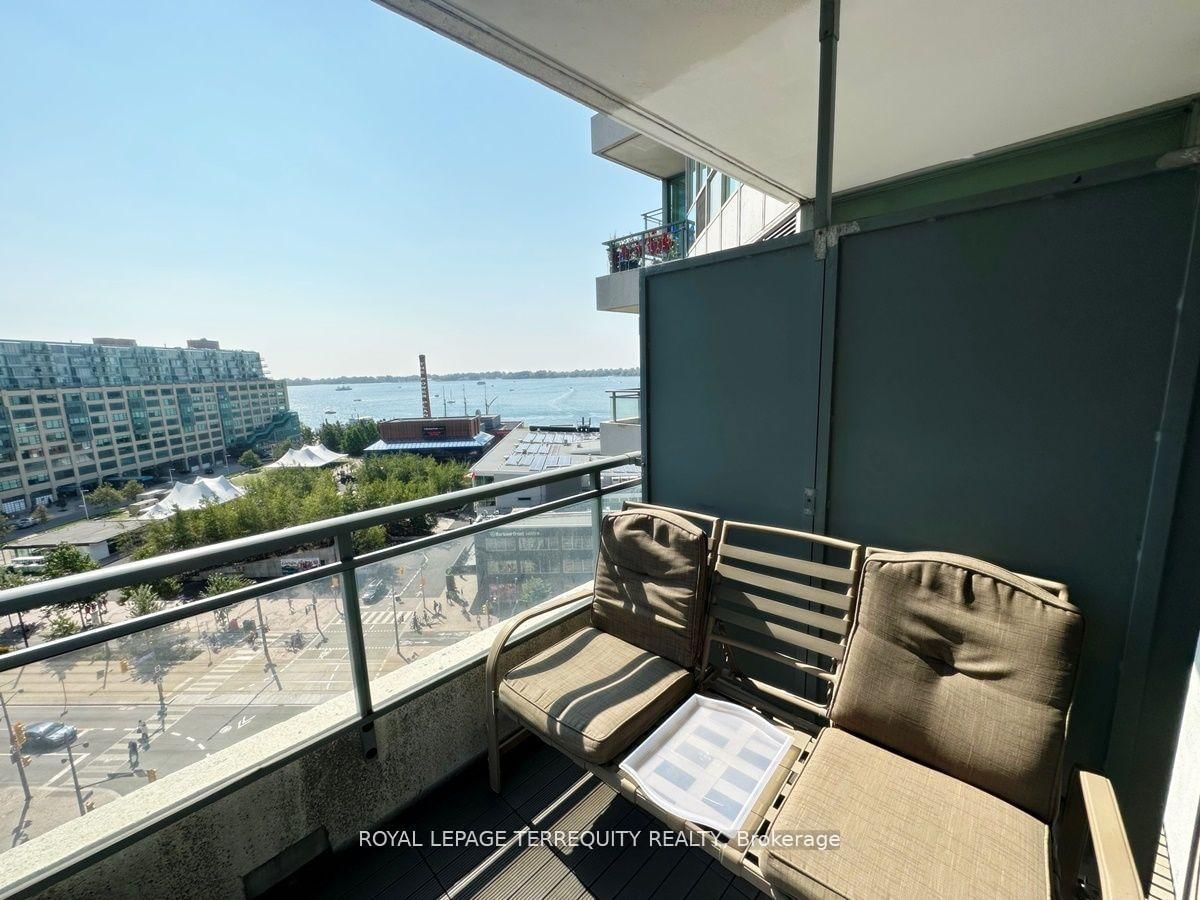 228 Queens Quay W, unit 1202 for sale