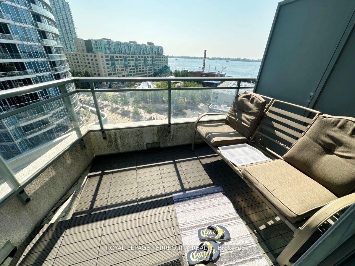 228 Queens Quay W, unit 1202 for sale