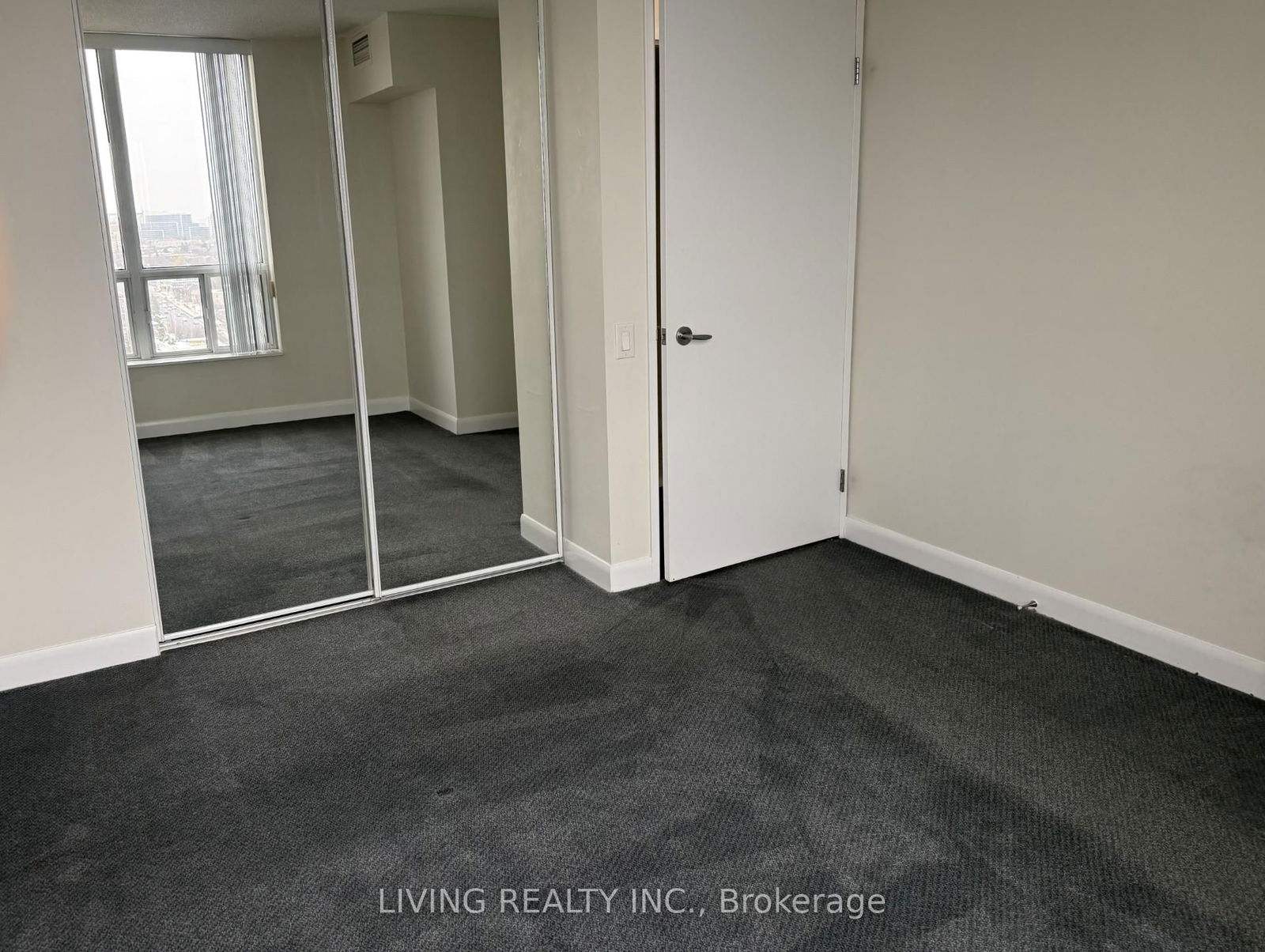 33 Sheppard Ave E, unit 2001 for rent