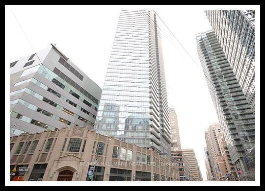 832 Bay St, unit 508 for rent