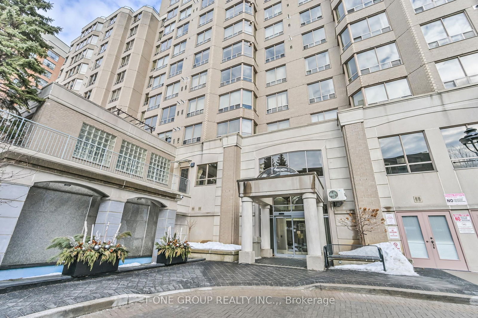 5418 Yonge St, unit 901 for sale