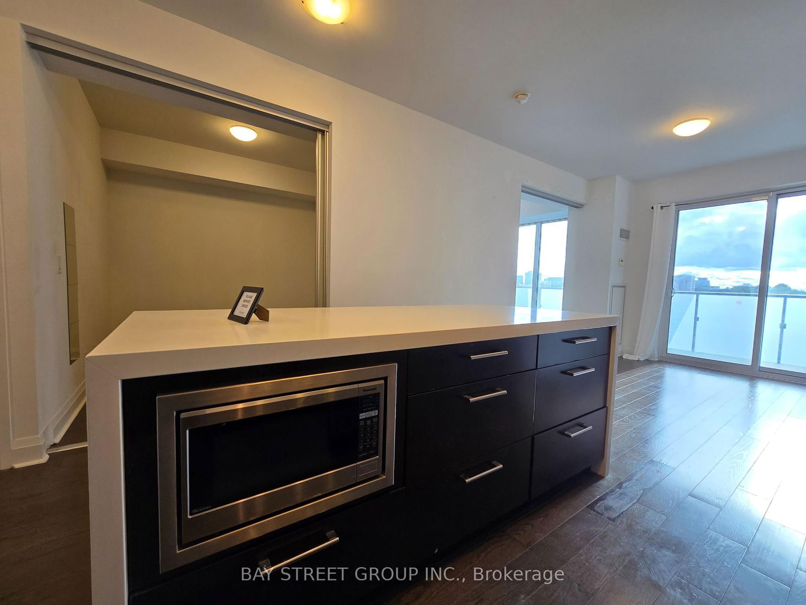 1080 Bay St, unit 506 for rent