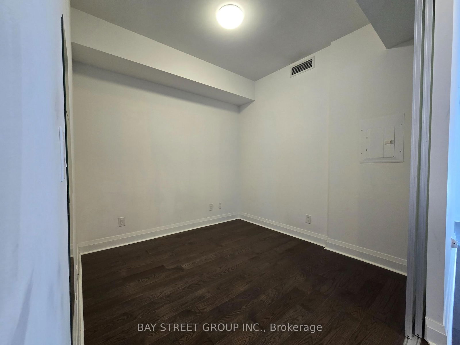 1080 Bay St, unit 506 for rent