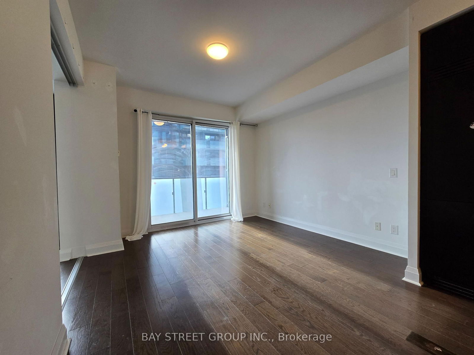 1080 Bay St, unit 506 for rent