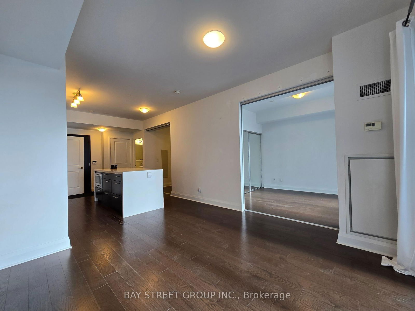 1080 Bay St, unit 506 for rent