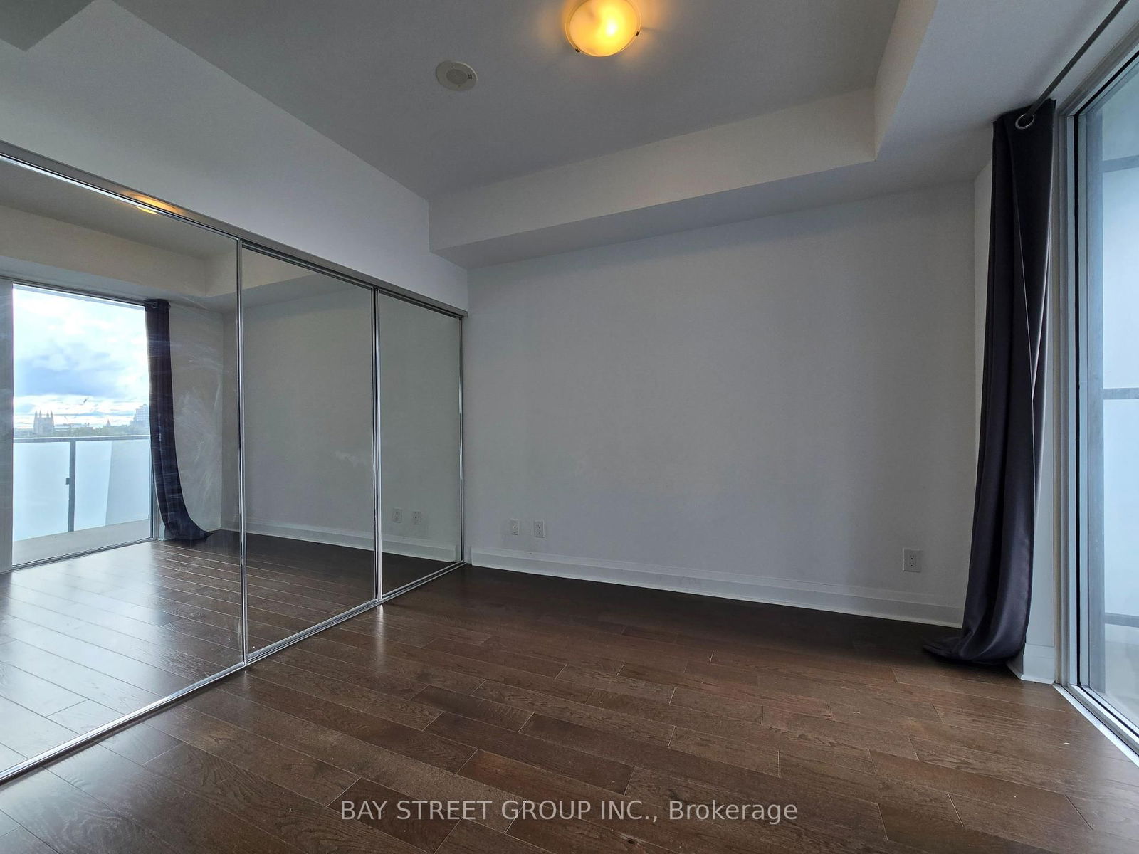 1080 Bay St, unit 506 for rent