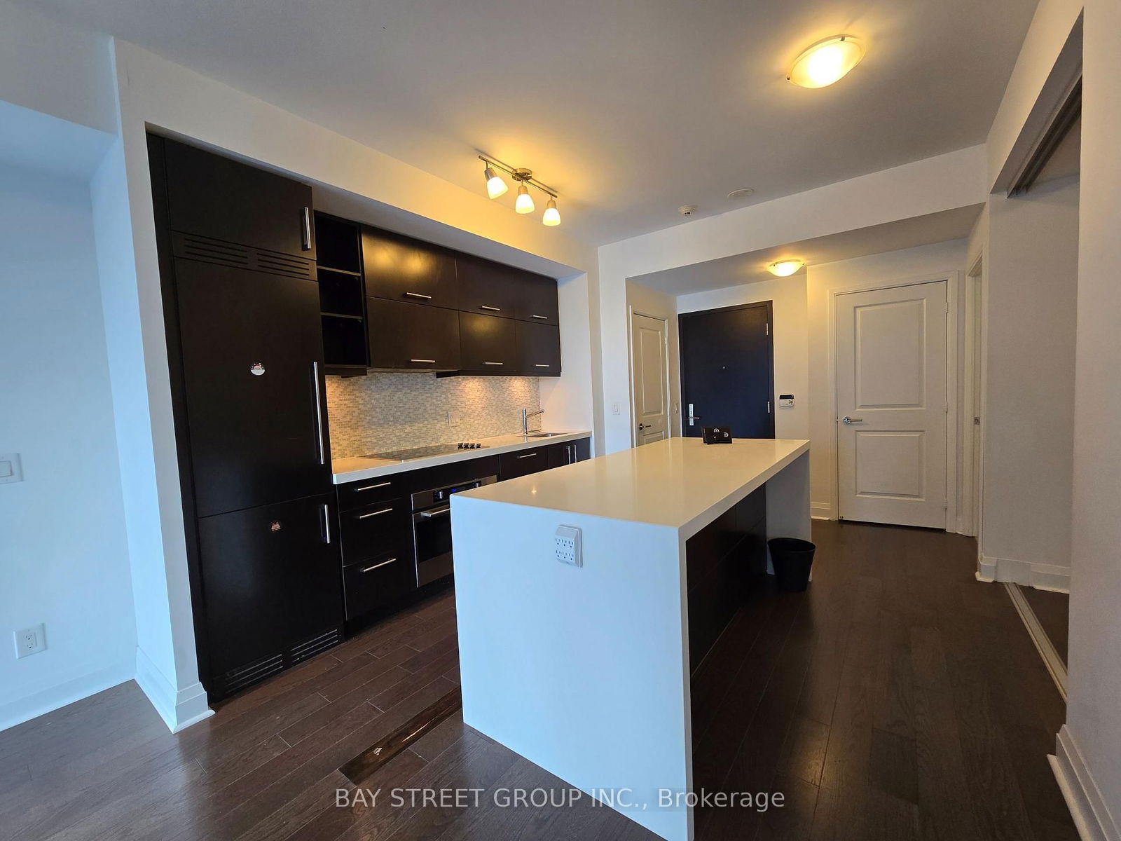 1080 Bay St, unit 506 for rent