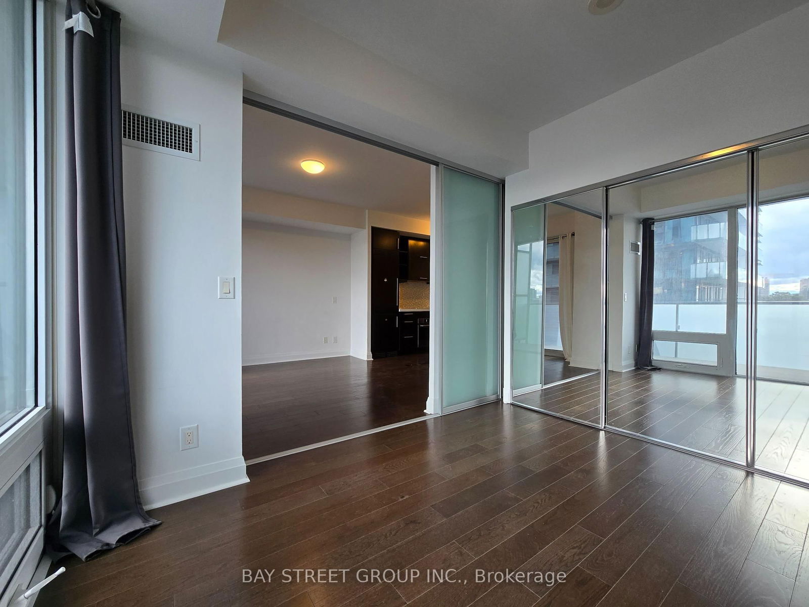 1080 Bay St, unit 506 for rent