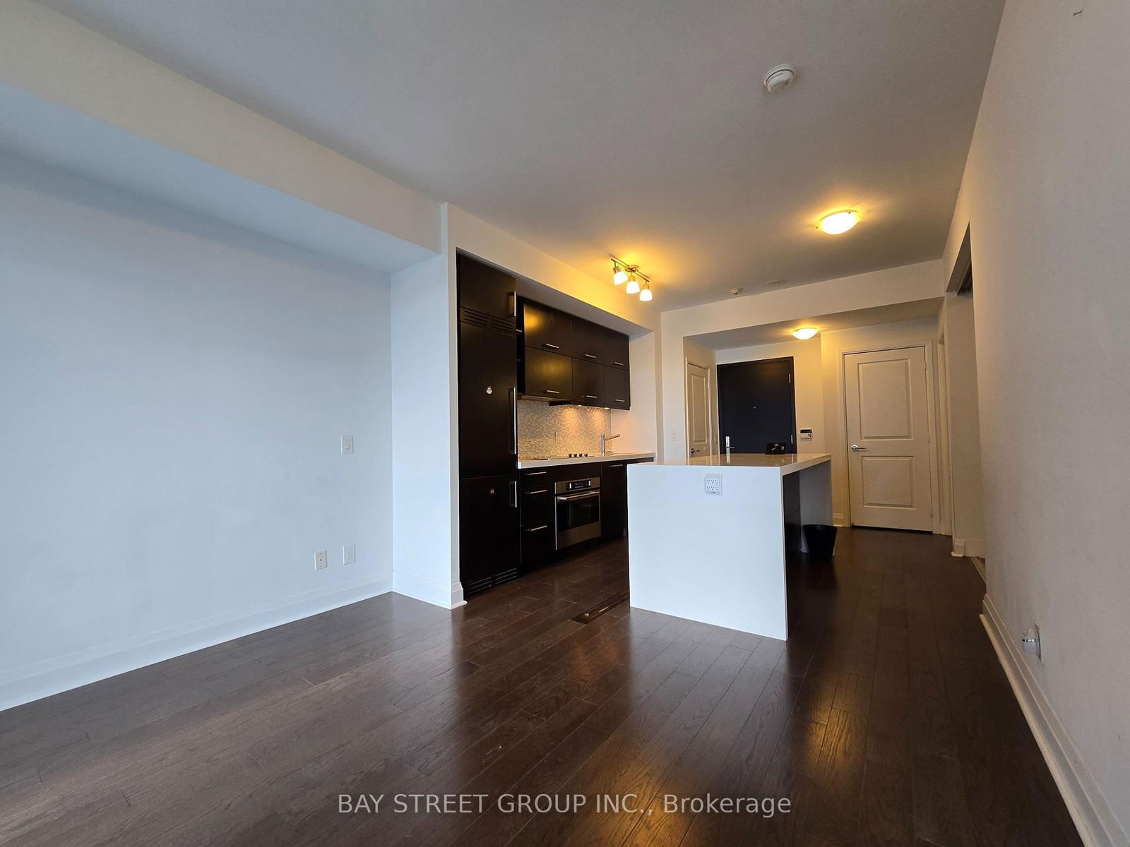 1080 Bay St, unit 506 for rent