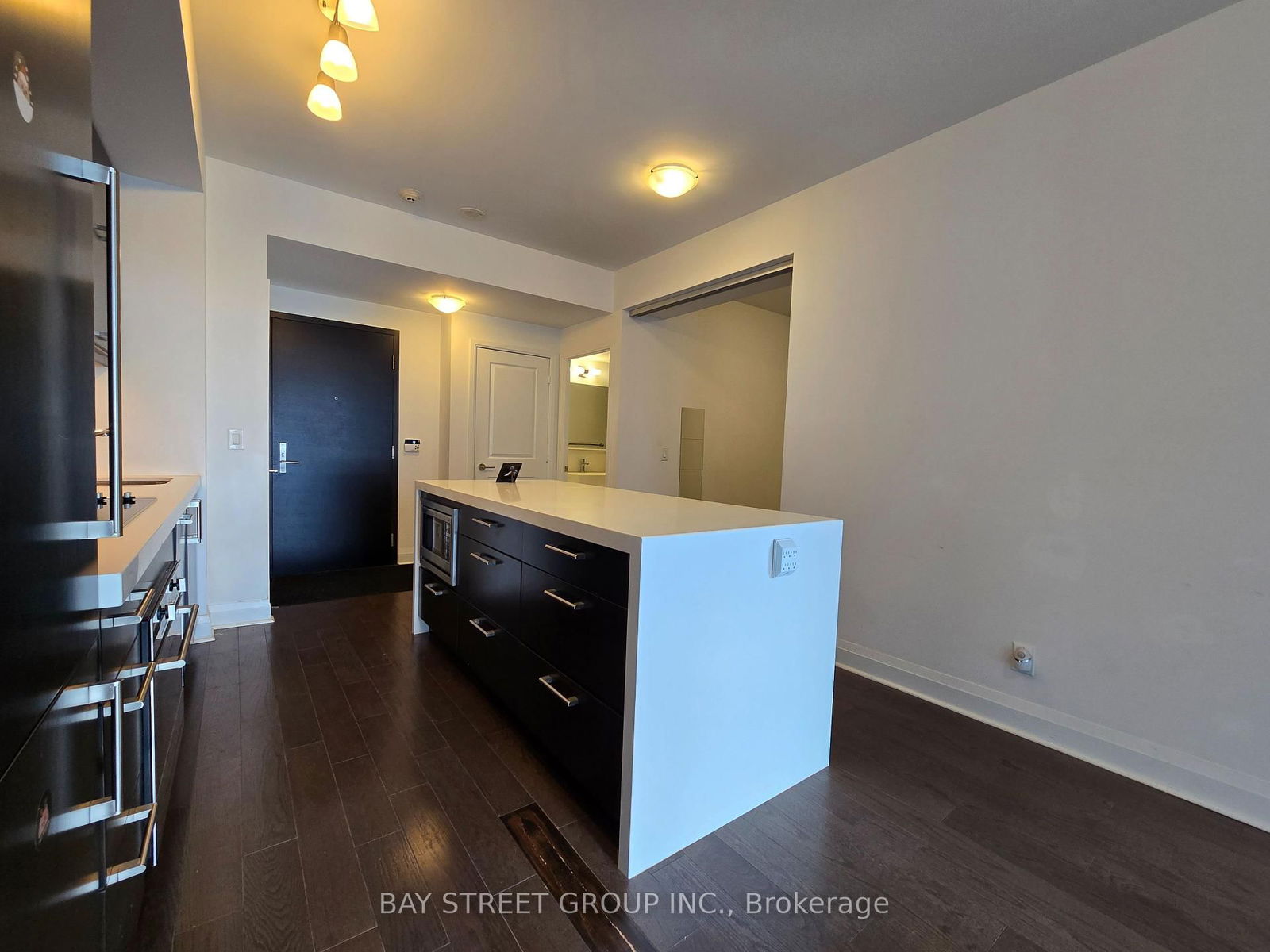 1080 Bay St, unit 506 for rent