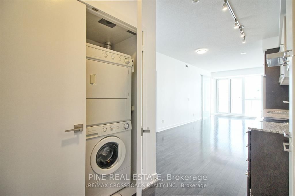 770 Bay St, unit 2602 for rent