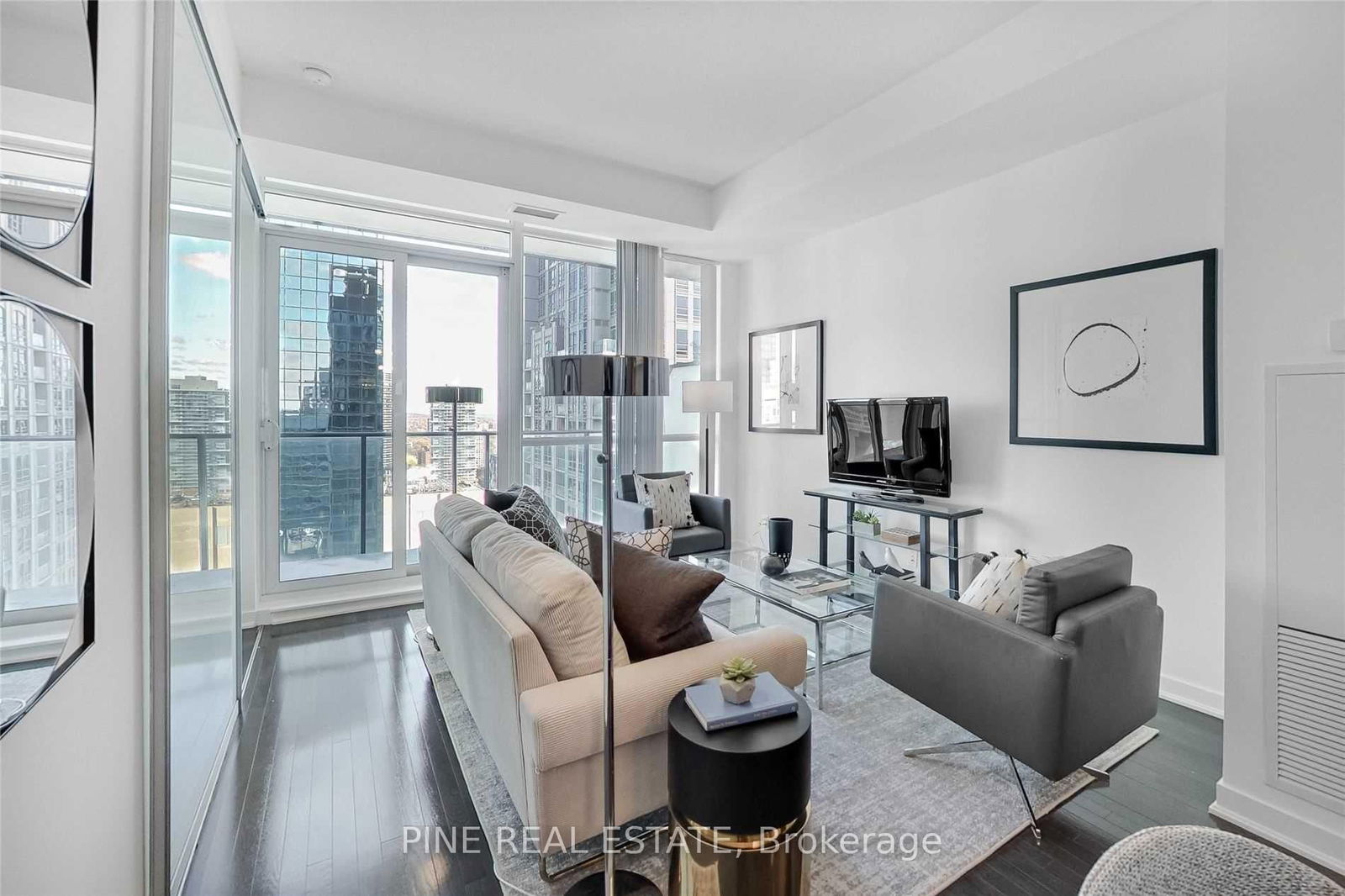 770 Bay St, unit 2602 for rent