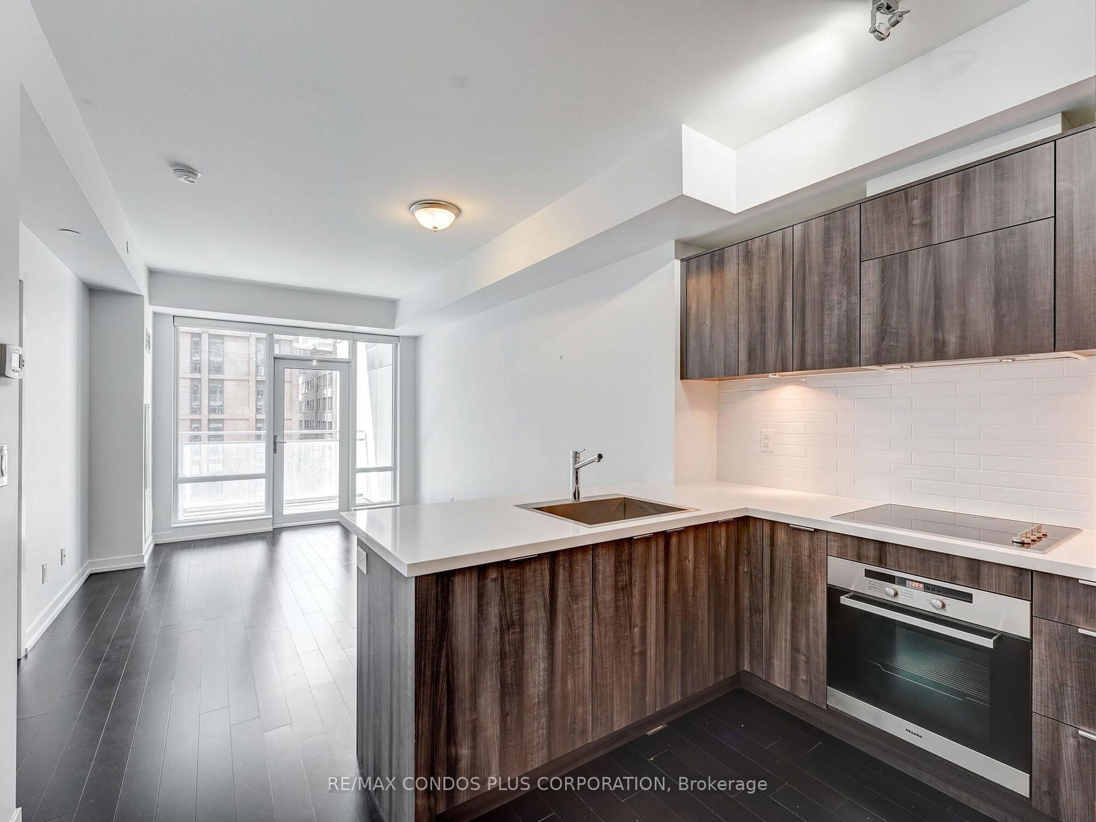 21 Widmer St, unit 801 for rent