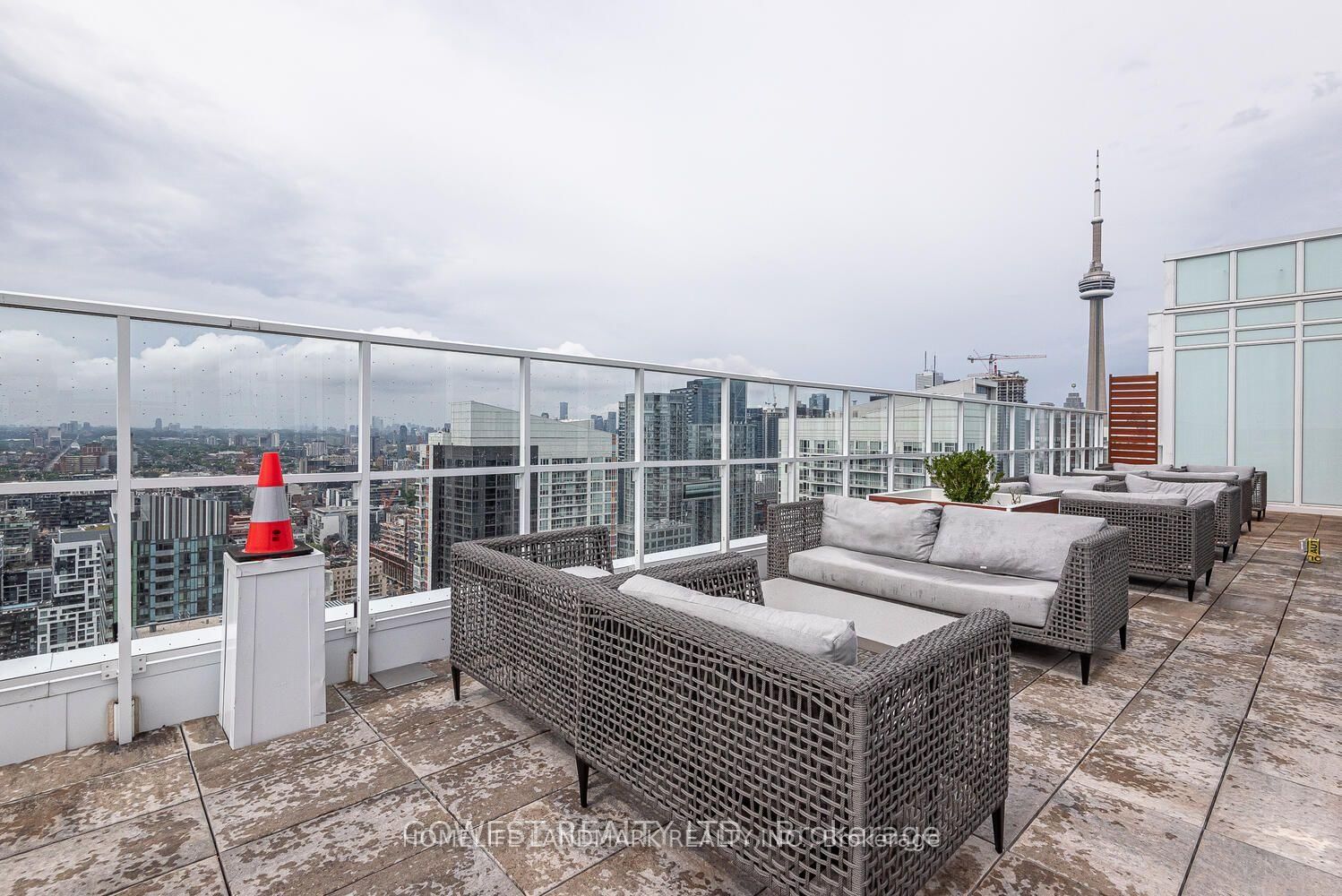 19 Bathurst St, unit 3209 for rent