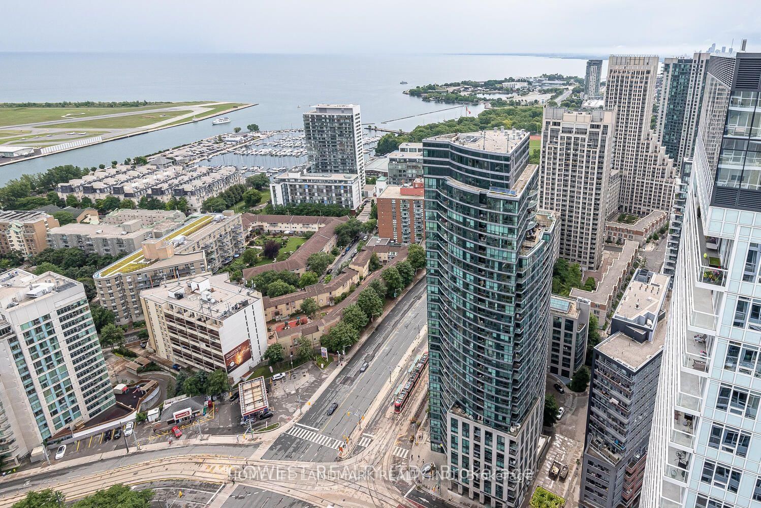 19 Bathurst St, unit 3209 for rent