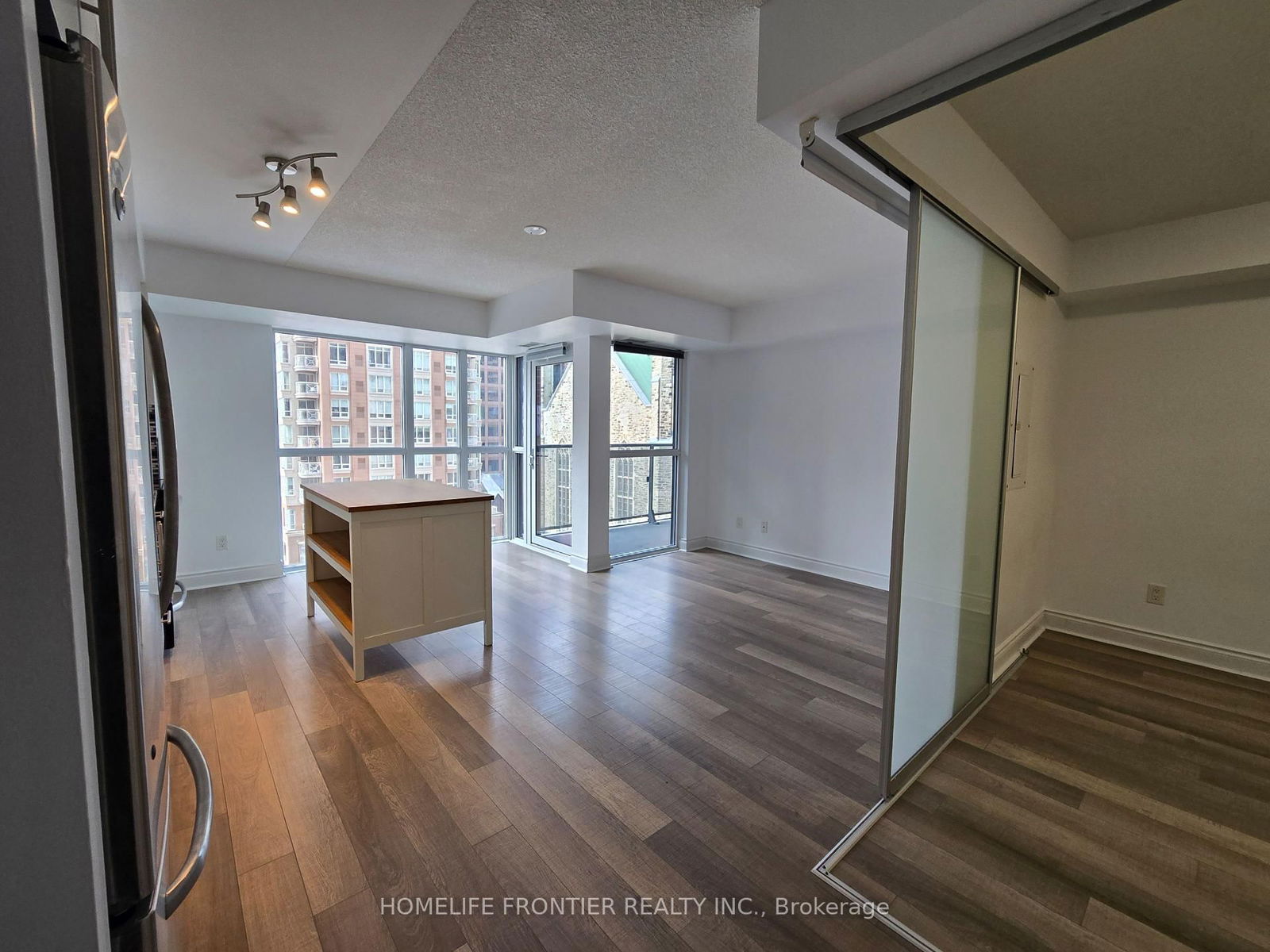 28 Ted Rogers Way E, unit 808 for rent