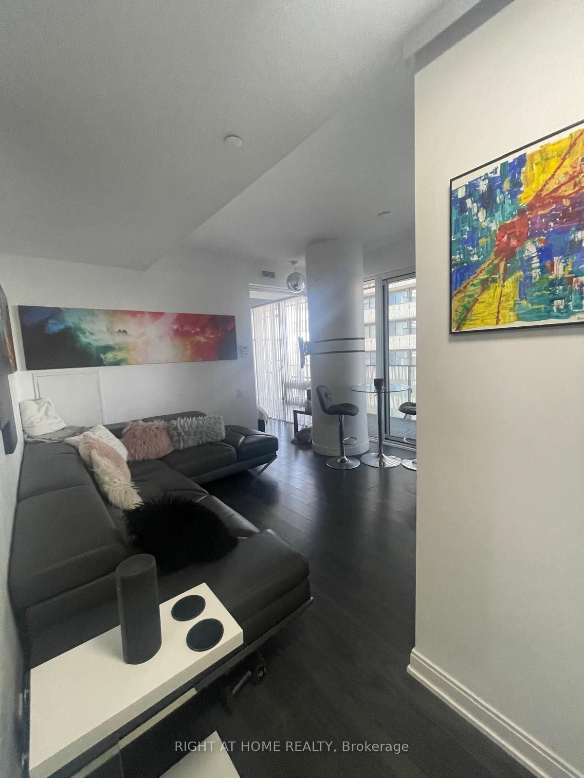 42 Charles St E, unit 4001 for rent