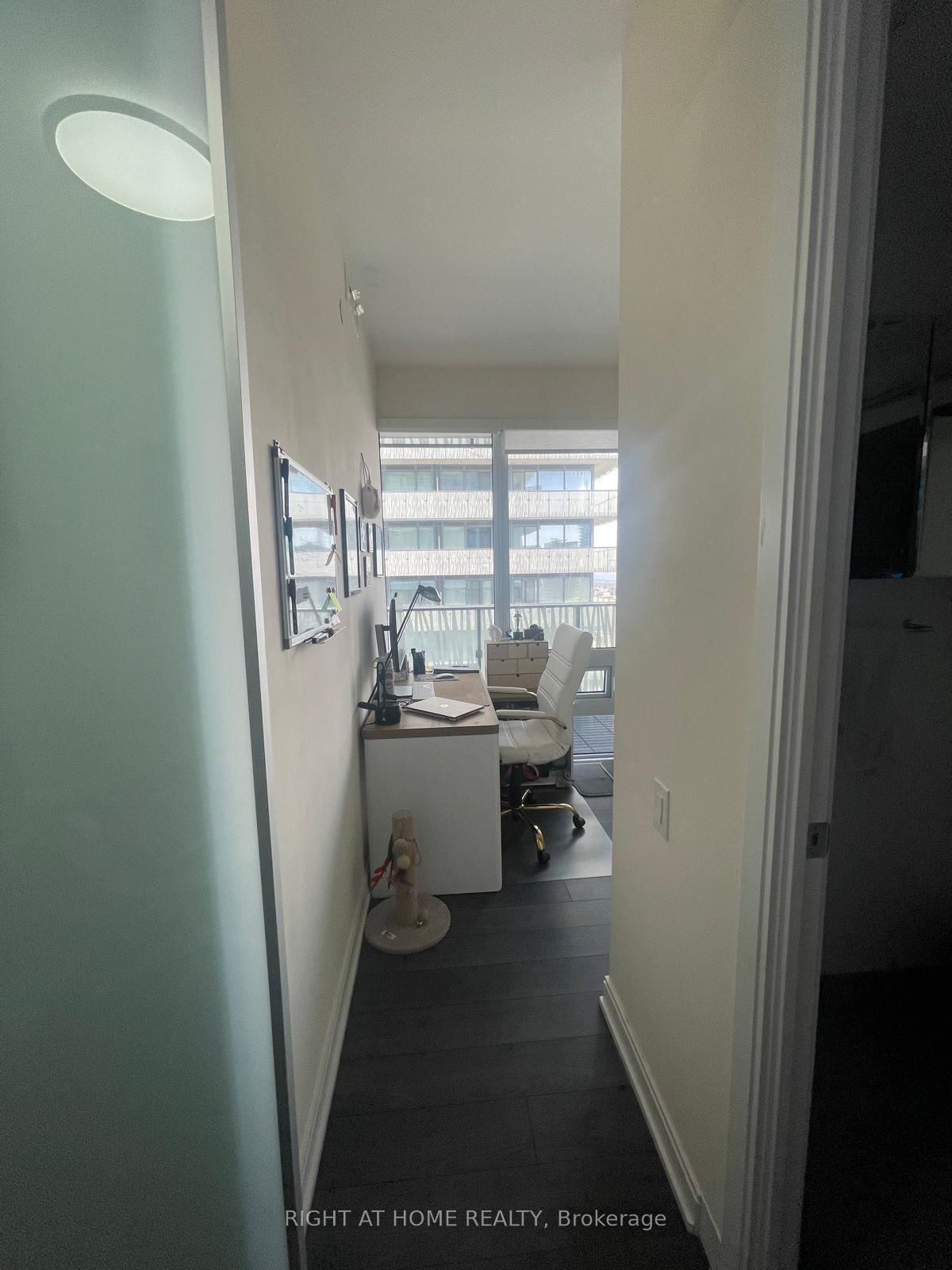 42 Charles St E, unit 4001 for rent