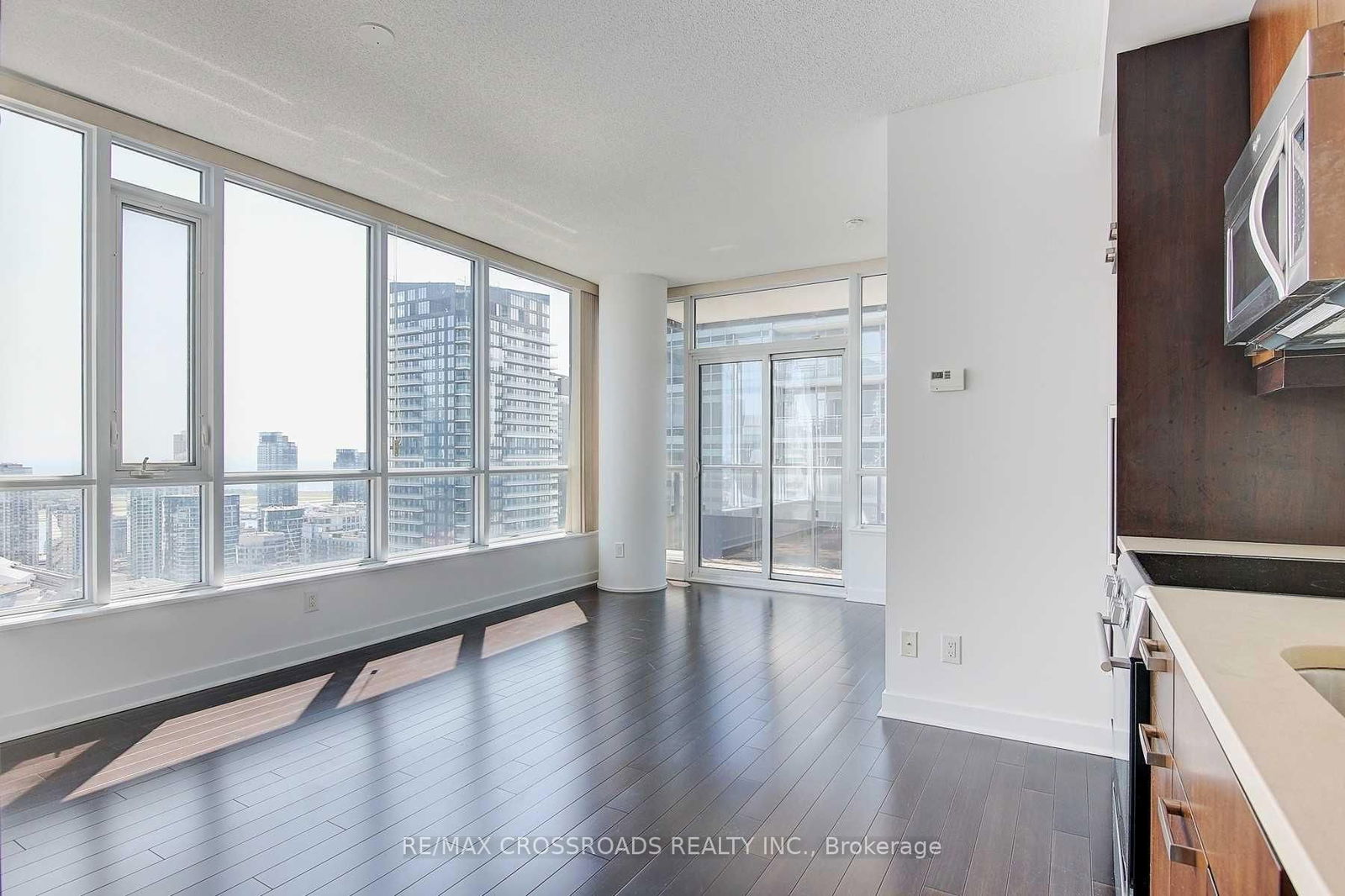 295 Adelaide St W, unit 4009 for rent