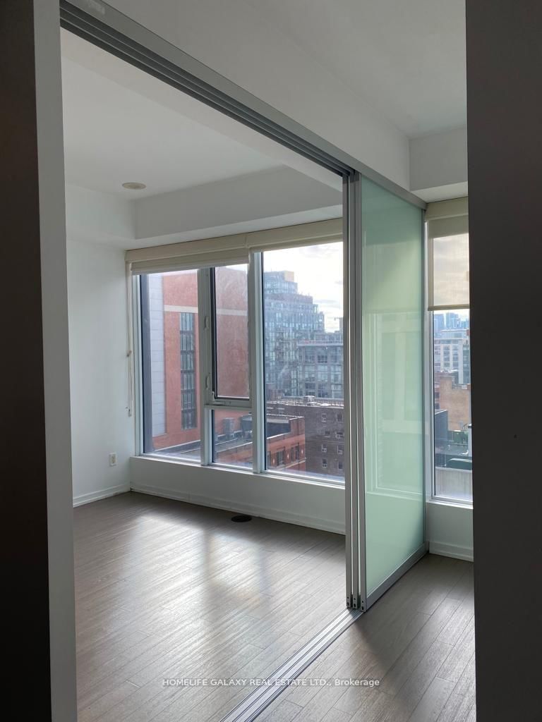 101 Peter St W, unit 1016 for rent