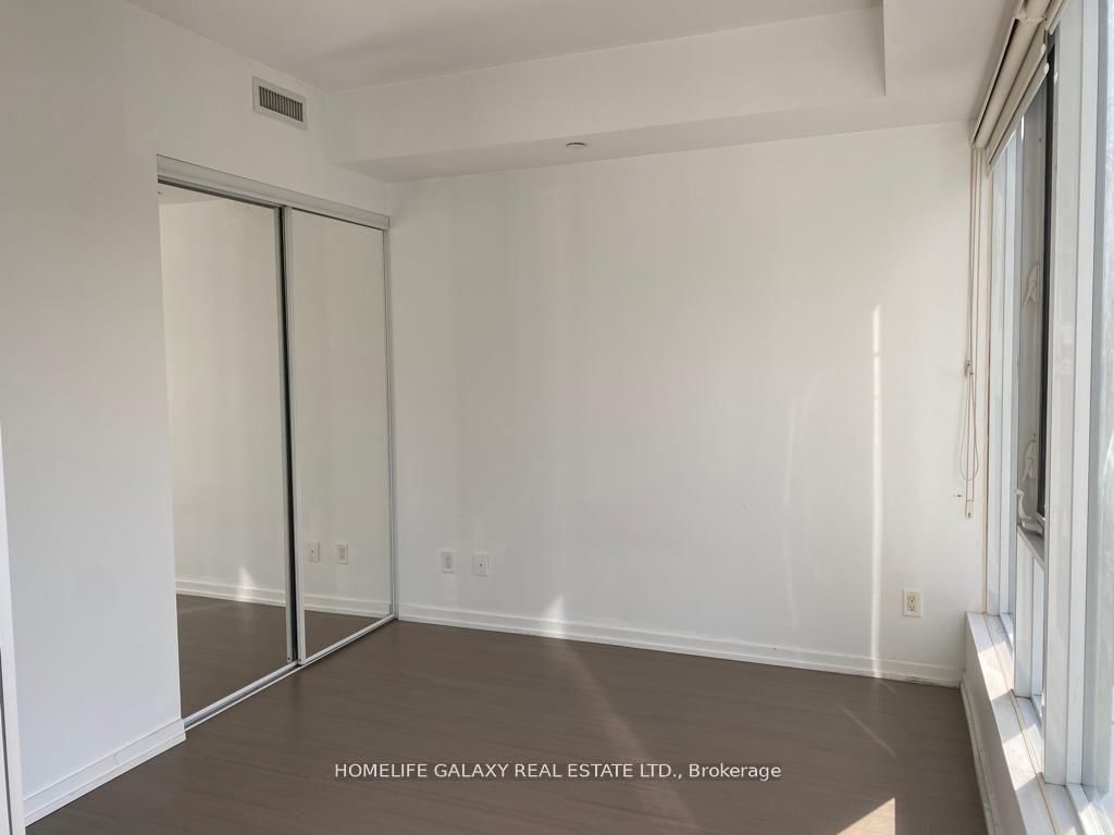 101 Peter St W, unit 1016 for rent