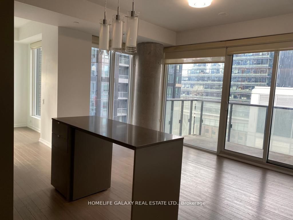 101 Peter St W, unit 1016 for rent