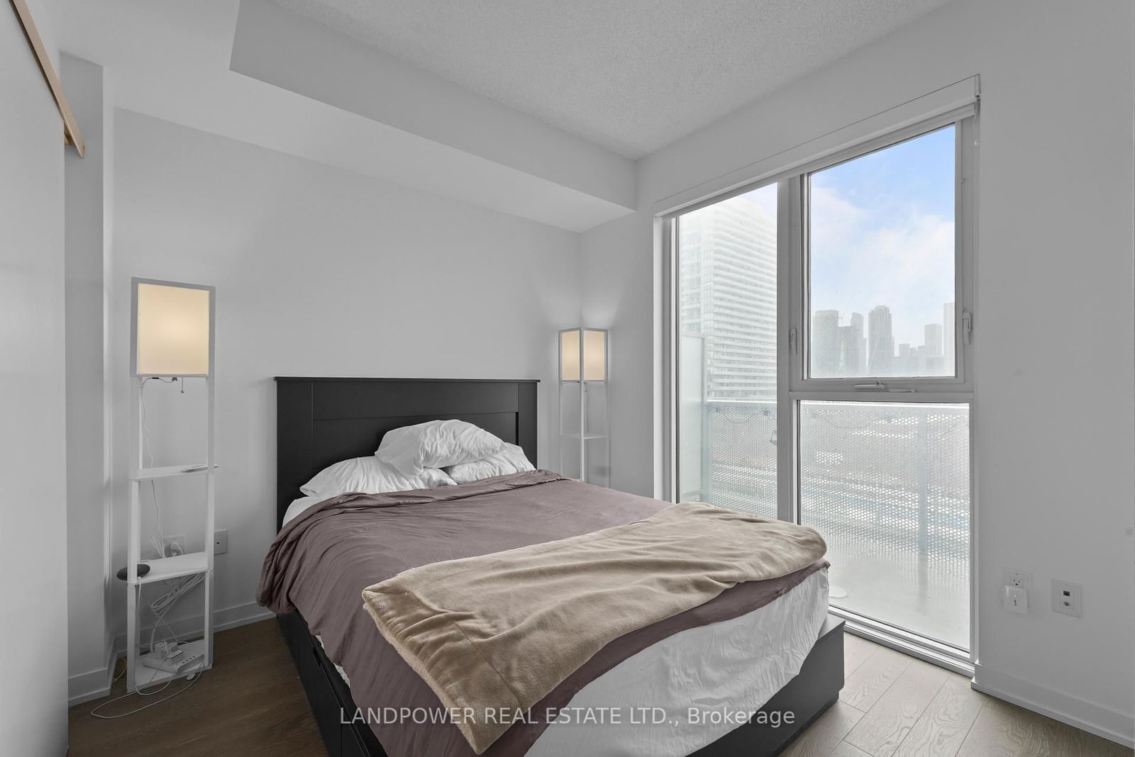 20 Richardson St, unit 718 for rent