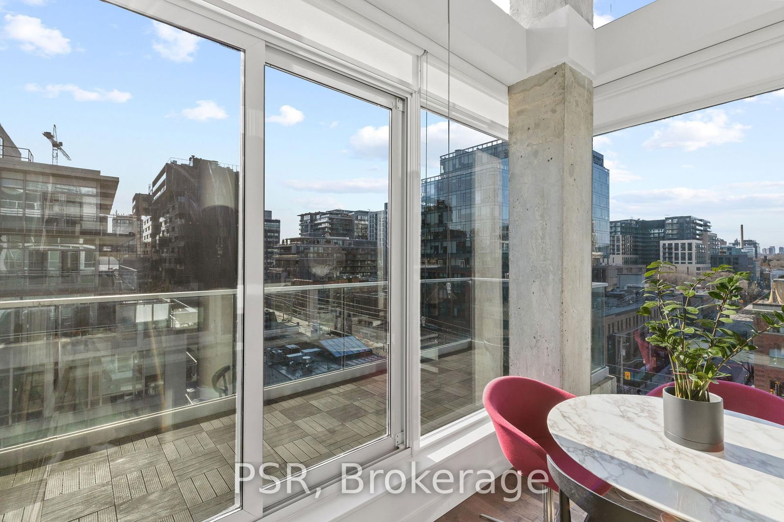 75 Portland St, unit 909 for sale