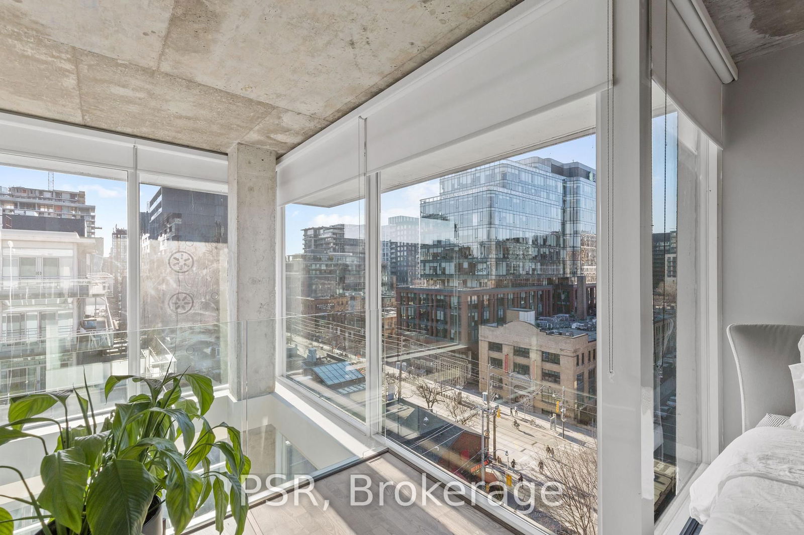 75 Portland St, unit 909 for sale