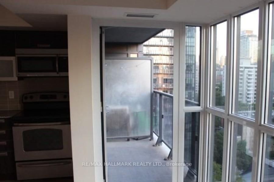 28 Ted Rogers Way, unit 1105 for rent