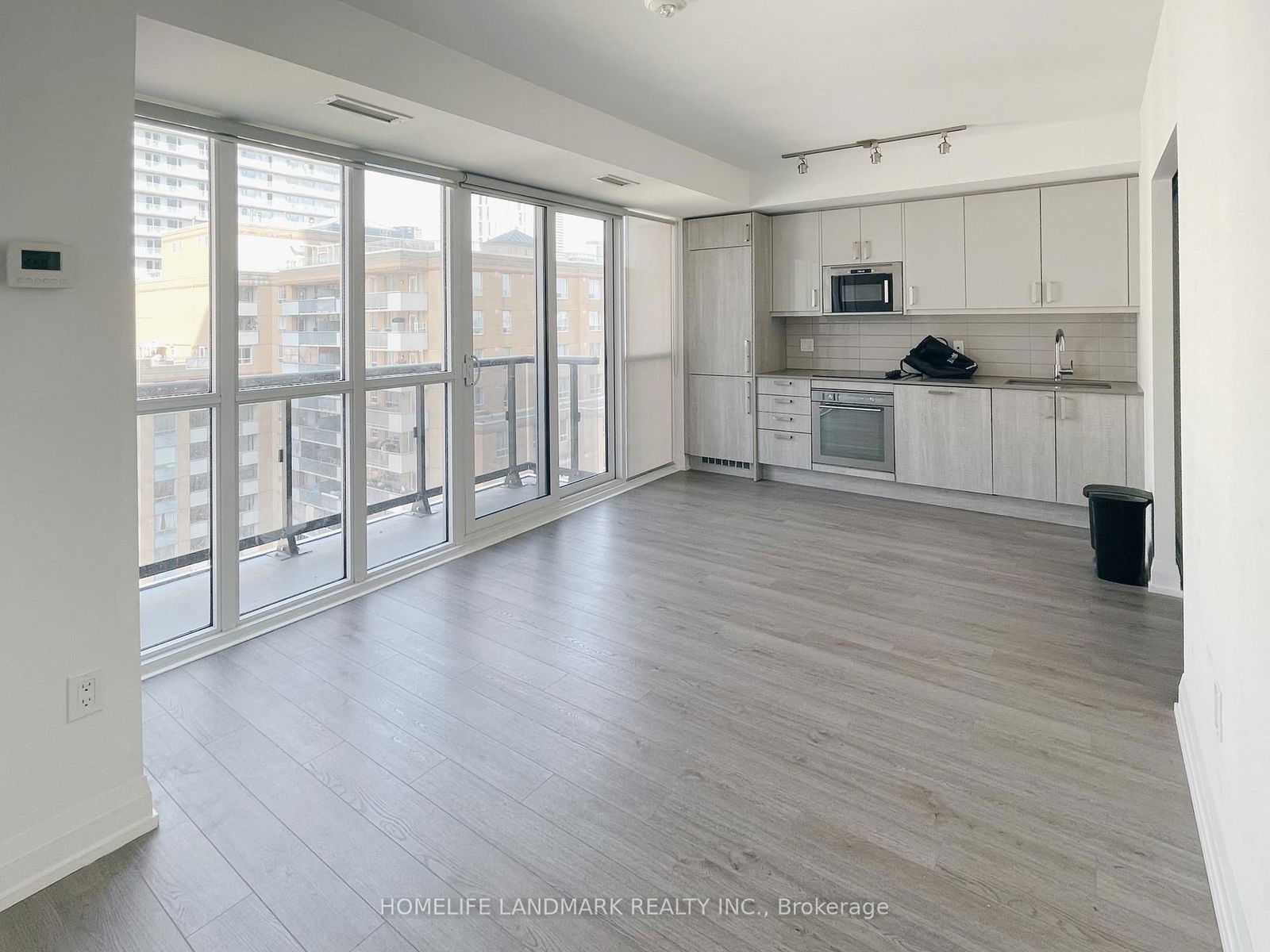 77 Mutual St, unit 1105 for rent