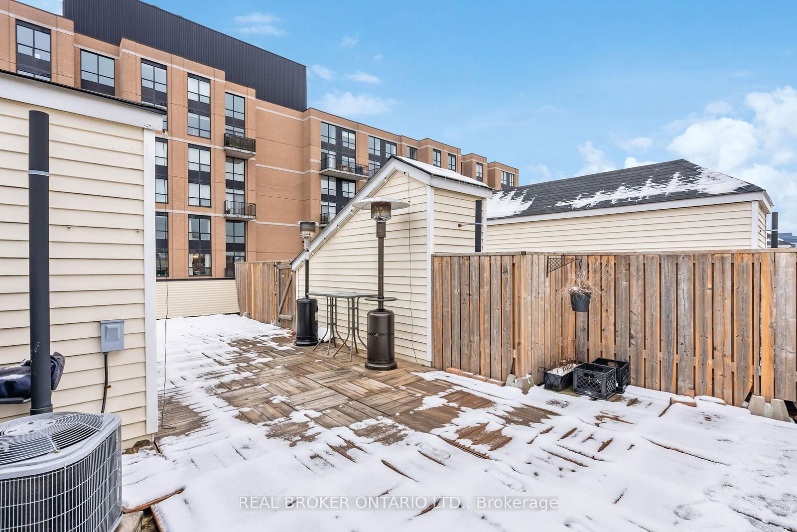 208 Niagara St, unit 36 for sale