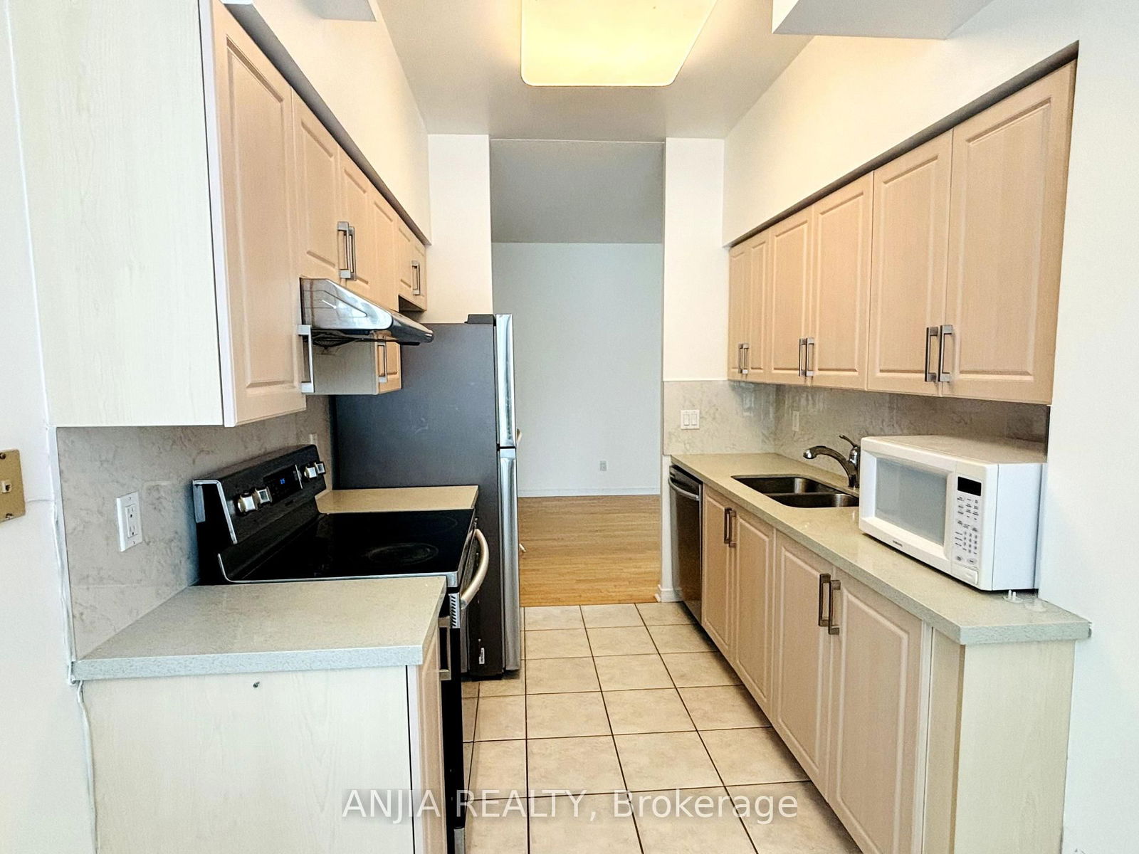 8 Hillcrest Ave, unit 506 for rent