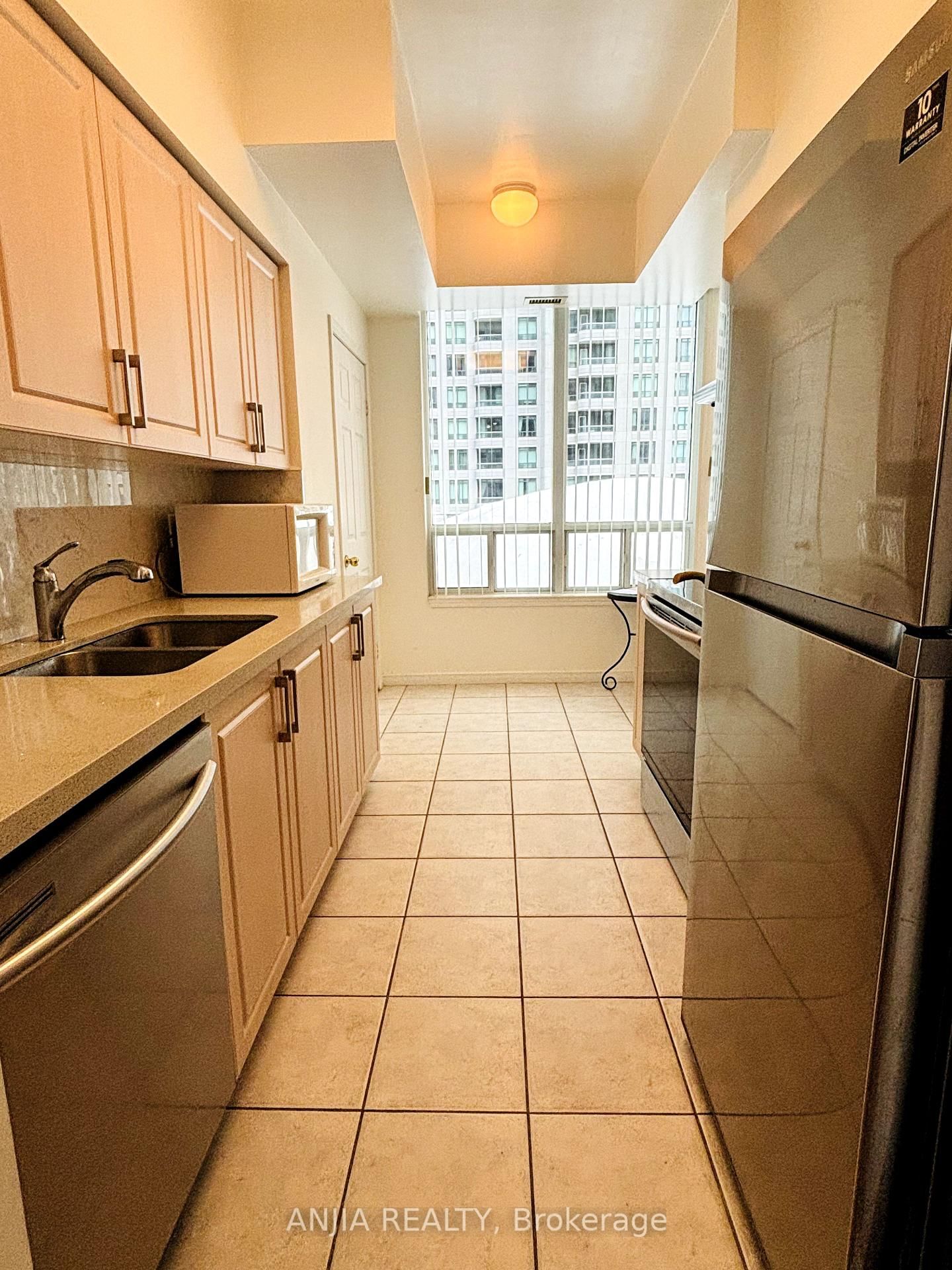 8 Hillcrest Ave, unit 506 for rent