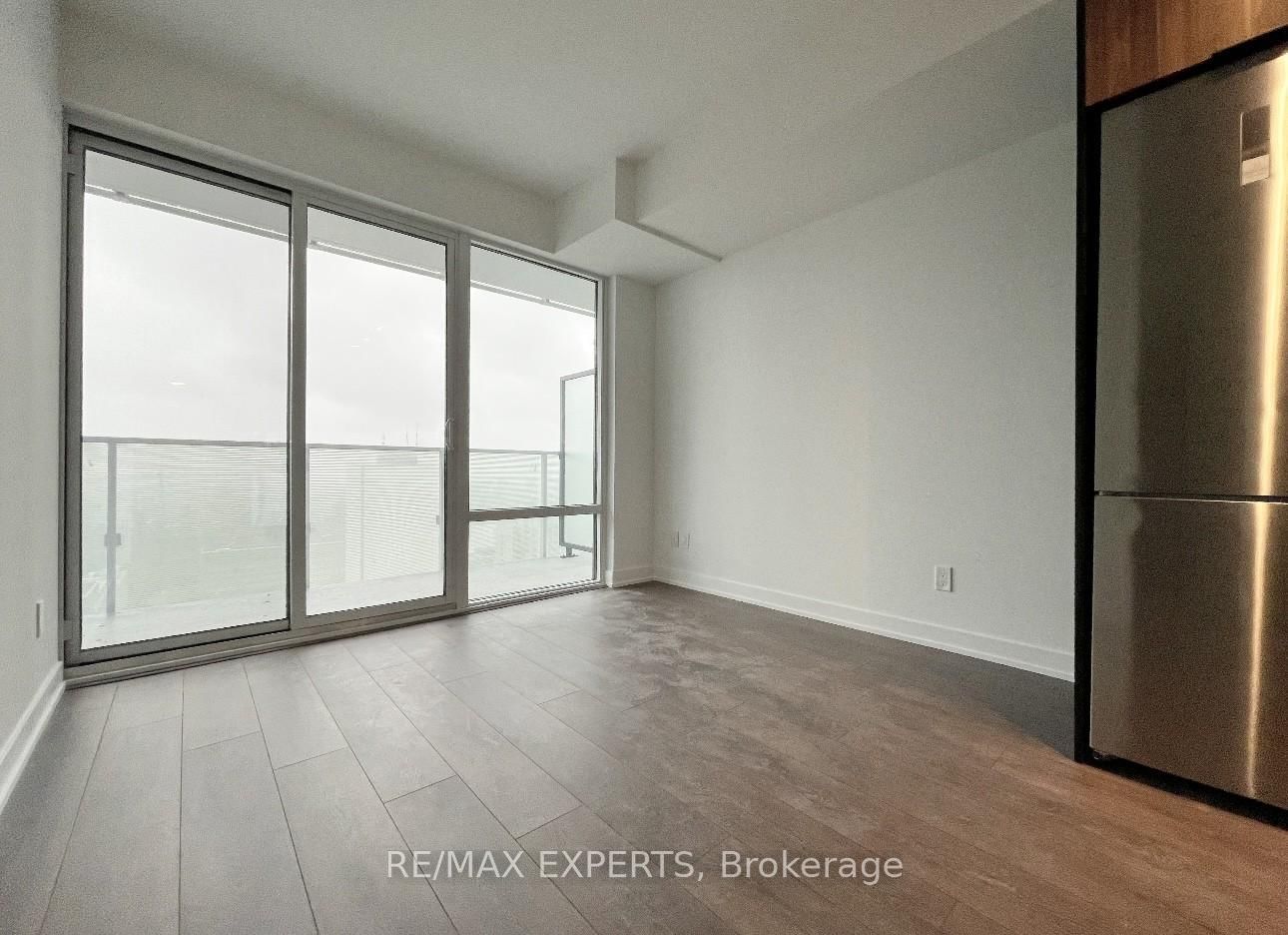 501 Yonge St, unit 3213 for sale