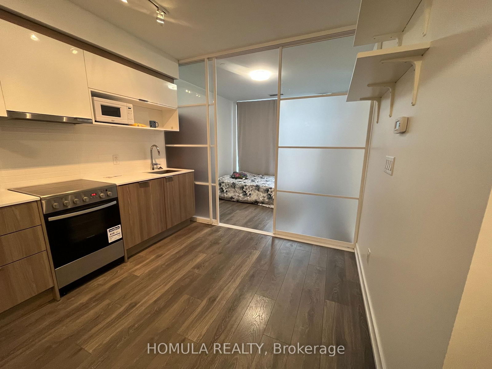 159 Wellesley St E, unit 303 for rent