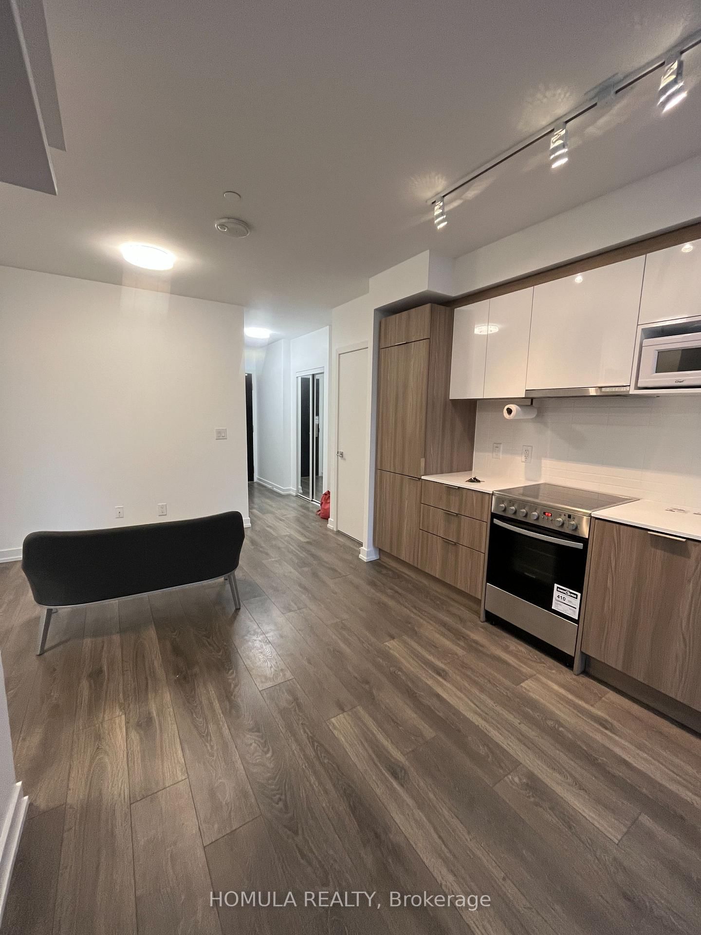 159 Wellesley St E, unit 303 for rent