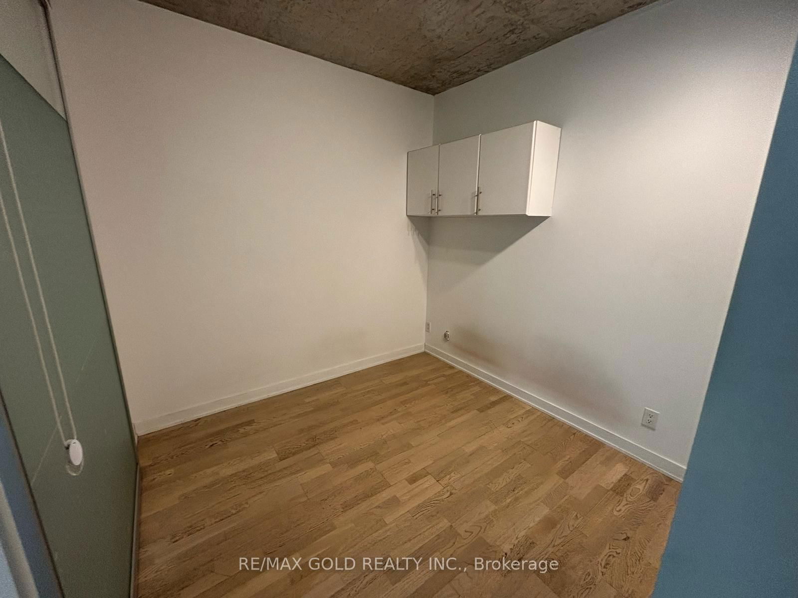 185 Roehampton Ave, unit 2801 for rent