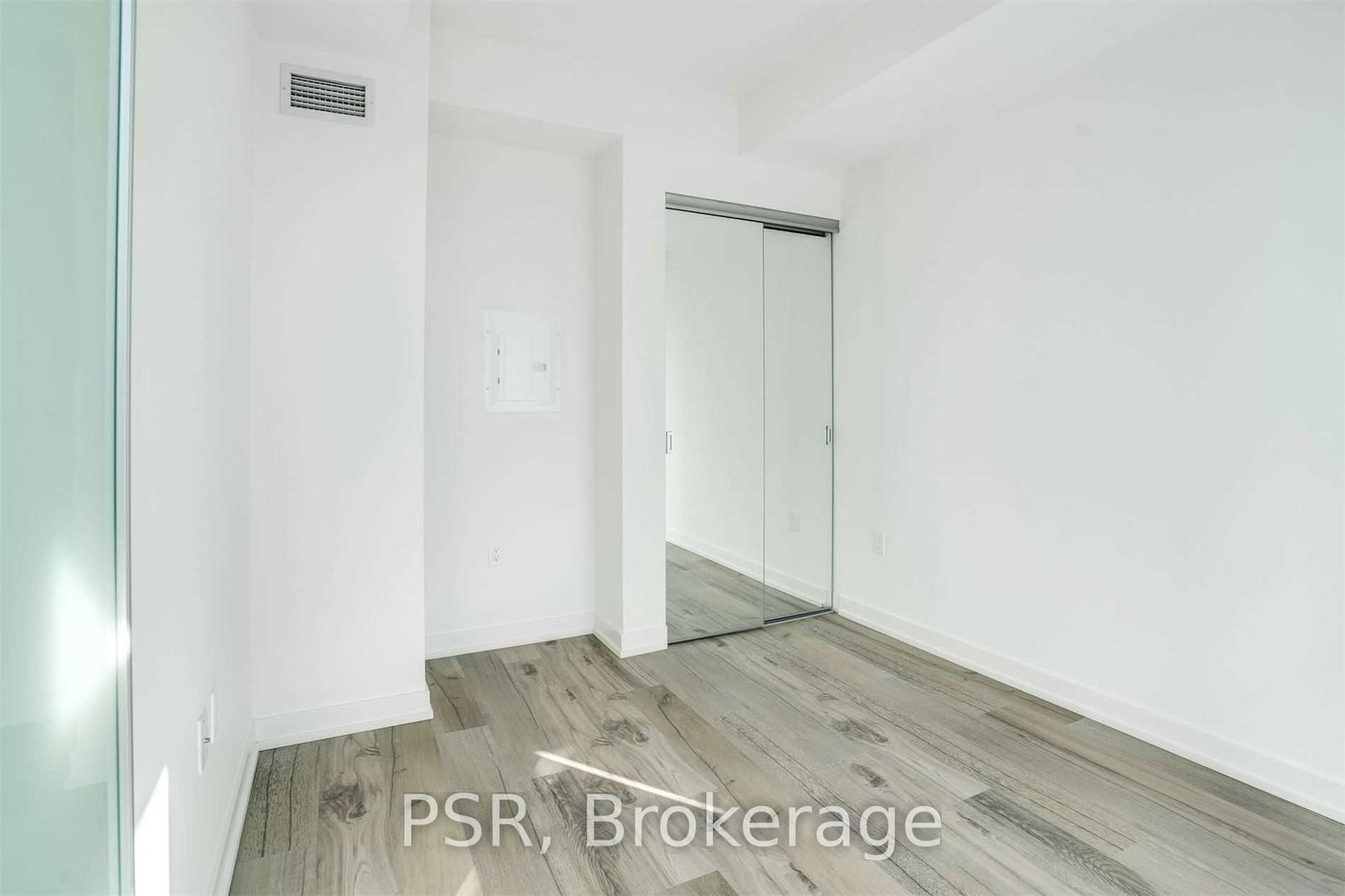 1 Yorkville Ave, unit 5004 for rent