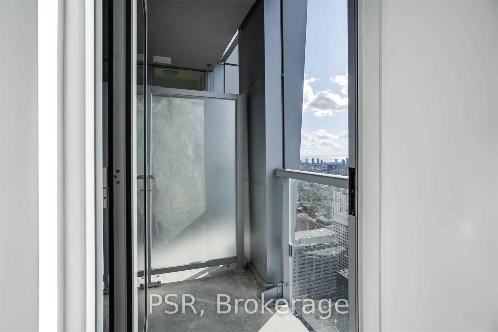 1 Yorkville Ave, unit 5004 for rent