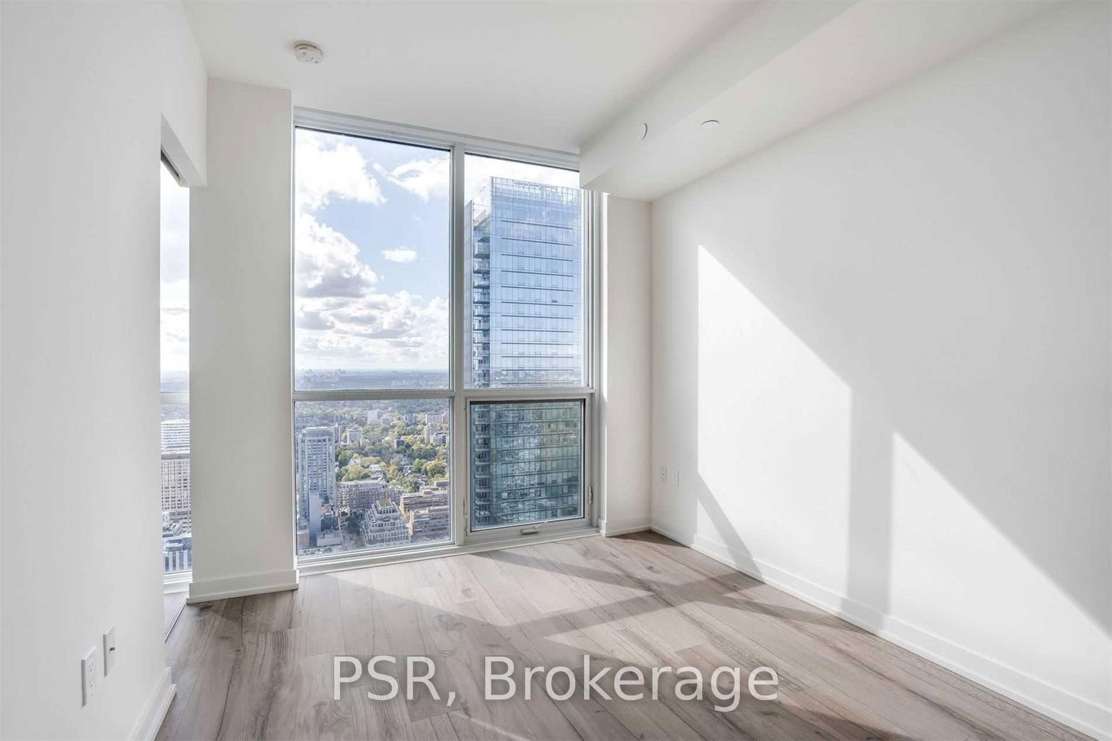 1 Yorkville Ave, unit 5004 for rent