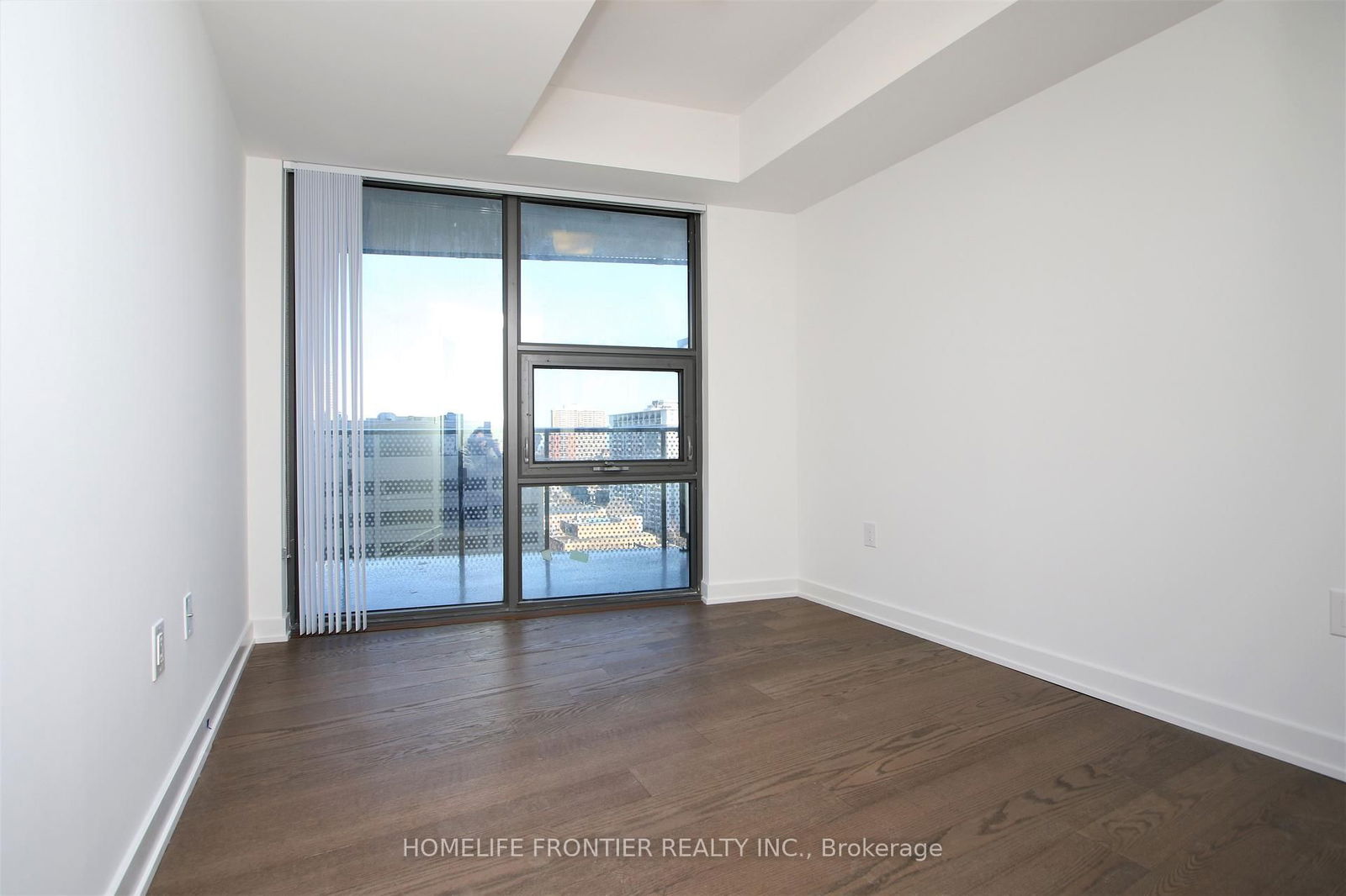 11 Wellesley St, unit 1011 for rent