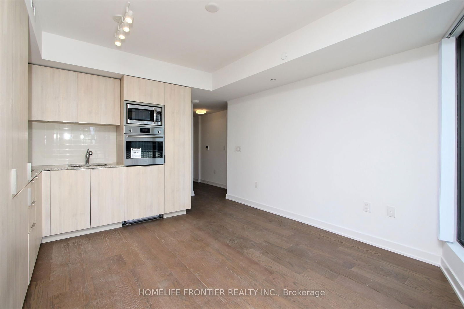 11 Wellesley St, unit 1011 for rent