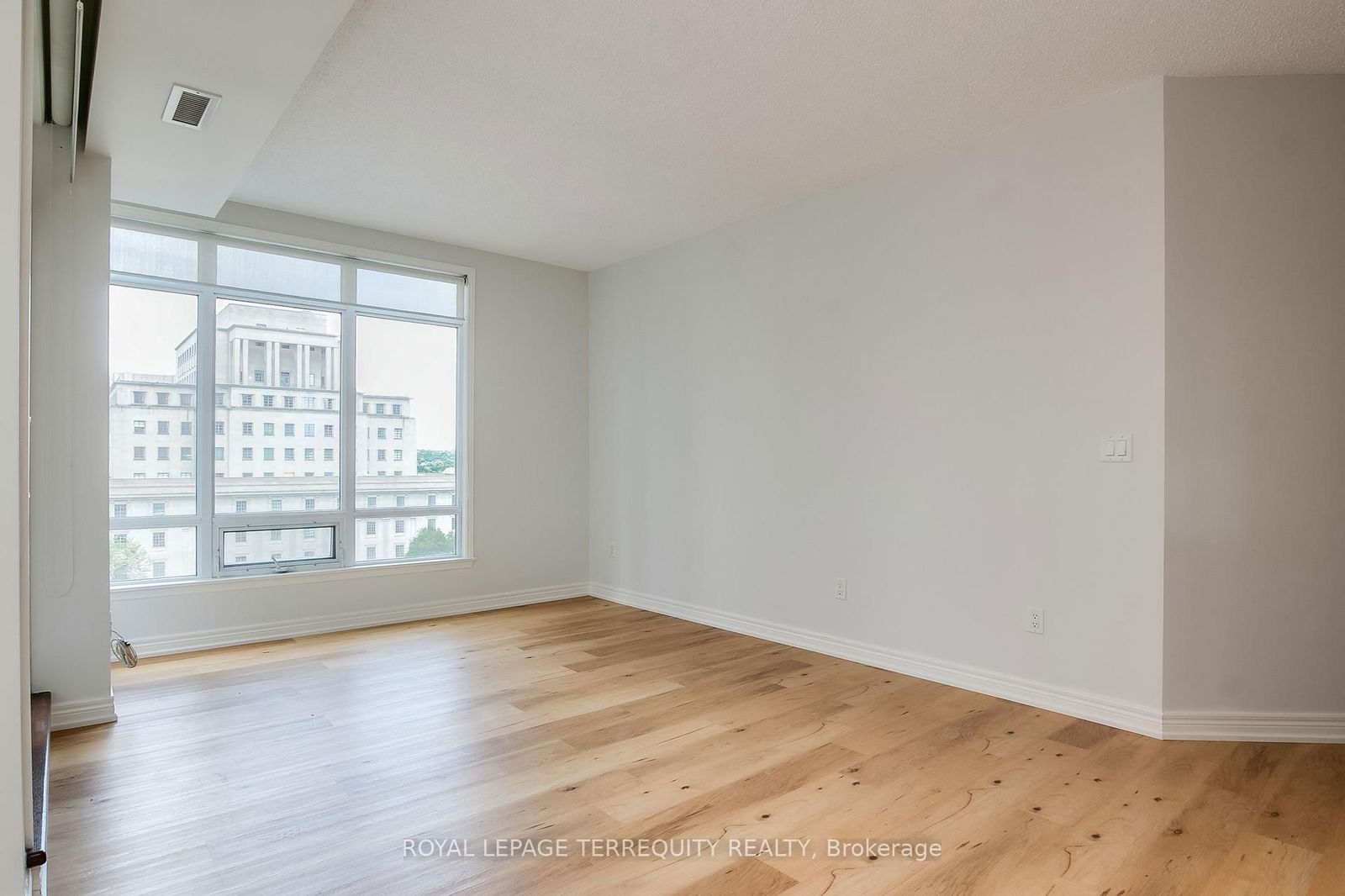 100 Hayden St N, unit 1101 for sale