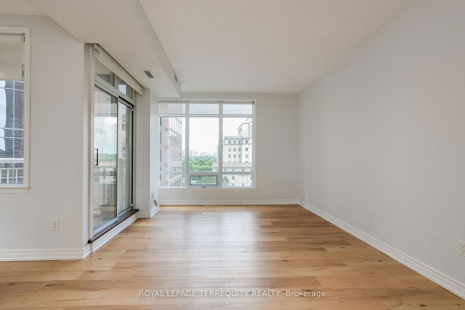 100 Hayden St N, unit 1101 for sale